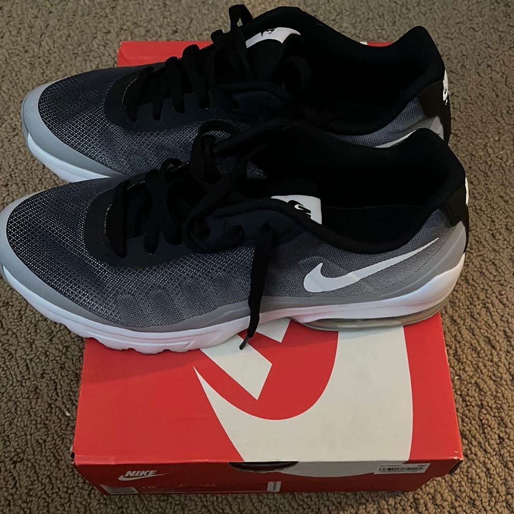 Nike Air Max Invigor Print